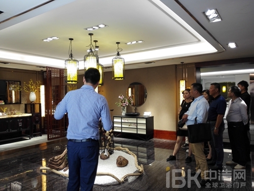 心海伽藍(lán)展廳全新亮相，迎經(jīng)銷(xiāo)商考察團(tuán)首批參觀